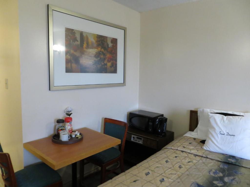 Good Night Inn Port Colborne Room photo